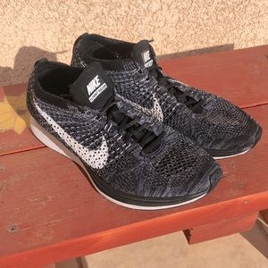 Nike Men's Flyknit Racer Oreo